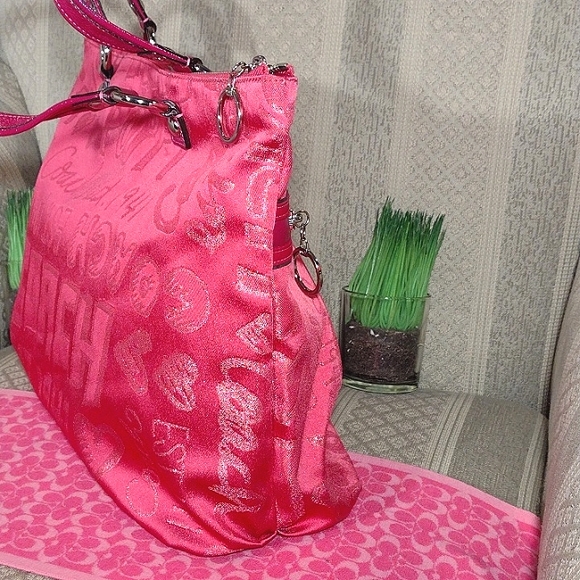 Coach Poppy Tote in Barbie Pink - Picture 5 of 16